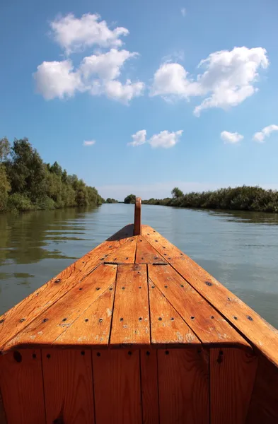 Kırmızı Tekstil zemin üzerine Çin yelpaze