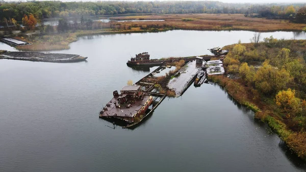 Barcaças Afundadas Rio Pripyat Zona Exclusão Chernobil Ucrânia — Fotografia de Stock