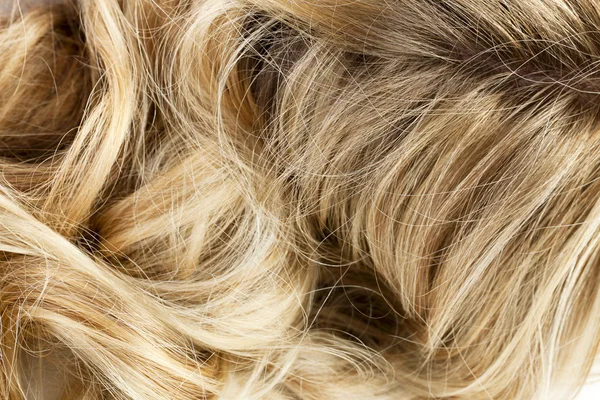 Blond wavy hair — Stock Photo, Image