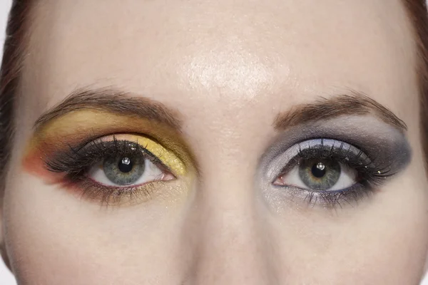 Žena s oční stíny make-up — Stock fotografie