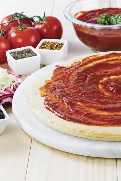Imagen vertical de los ingredientes de pizza —  Fotos de Stock