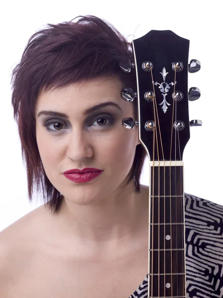 Músico femenino con guitarra — Foto de Stock