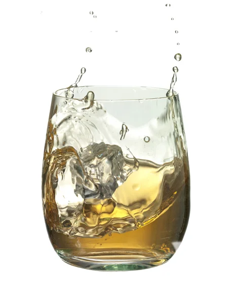 ウイスキーのしぶきのガラス — ストック写真