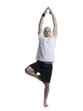 Yoga egzersiz yapan adam