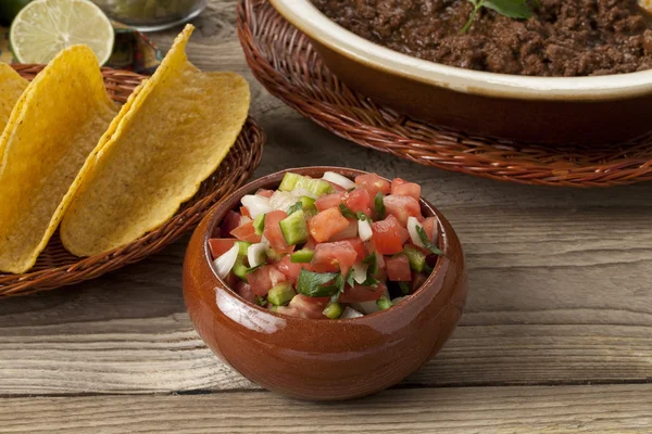 Carne de vită măcinată taco și salsa — Fotografie, imagine de stoc