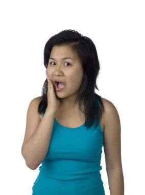 bir diş ağrısı olan kız