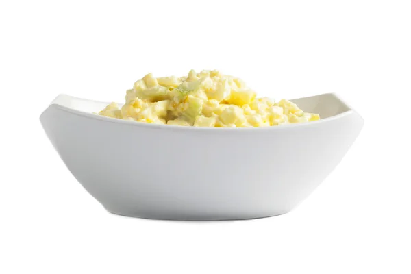 Salada de ovos em tigela branca — Fotografia de Stock