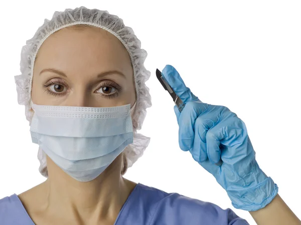 Cirujano femenino sosteniendo bisturí —  Fotos de Stock