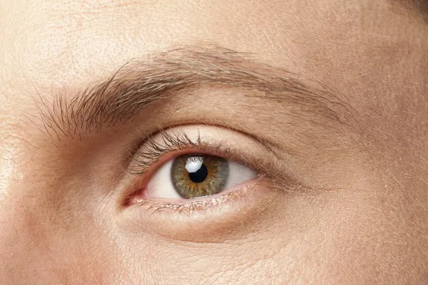 Ochiul stâng al unui bărbat — Fotografie, imagine de stoc