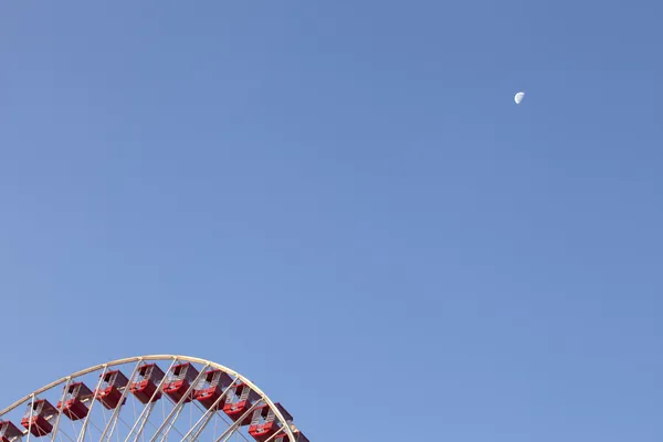 Image recadrée à faible angle de la roue ferris — Photo