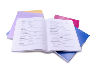 açık bir kitap ve renkli kitap