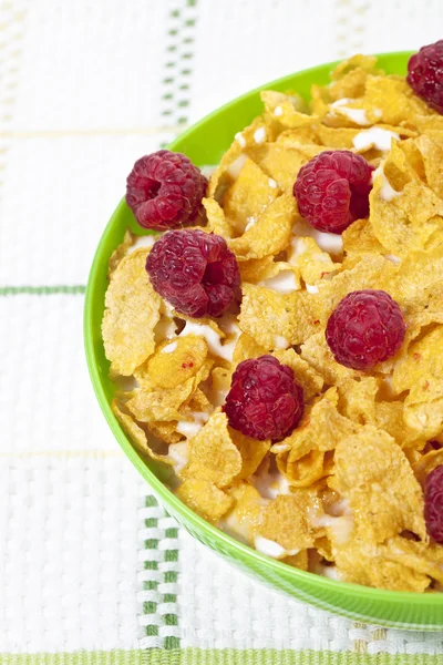 Cereales con frambuesas —  Fotos de Stock