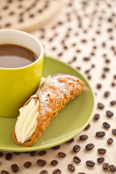 Bread with black coffee — Stock Photo, Image