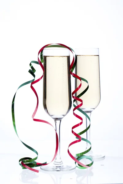 Champagne flutes with steamers — Stock Photo, Image