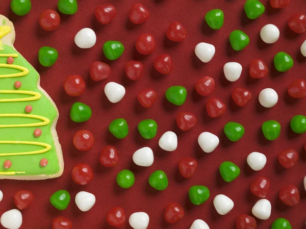 Weihnachtsbaumkekse und Bonbons — Stockfoto