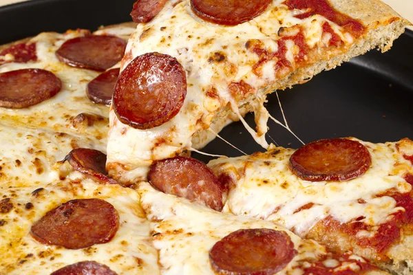 Slice of pepperoni pizza — Stock Photo, Image