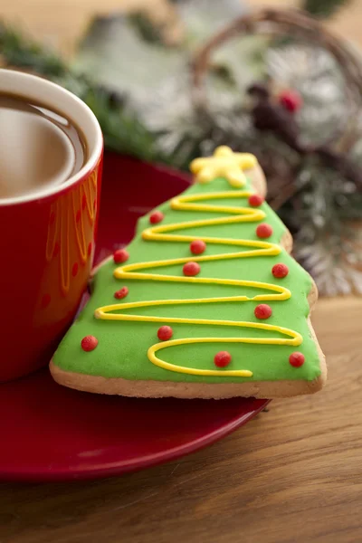 Tree shape cookie and coffee cup — Stock Photo, Image