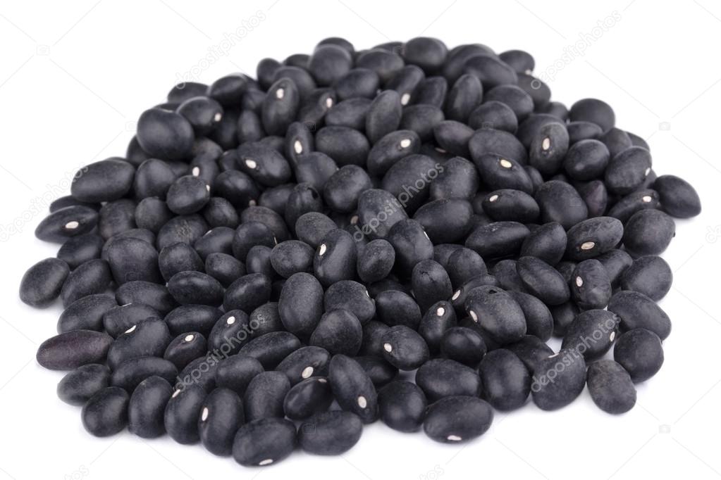 pile of black beans