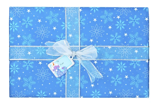 Imagen de cerca de la caja de regalo azul con etiqueta engomada de muñeco de nieve — Foto de Stock