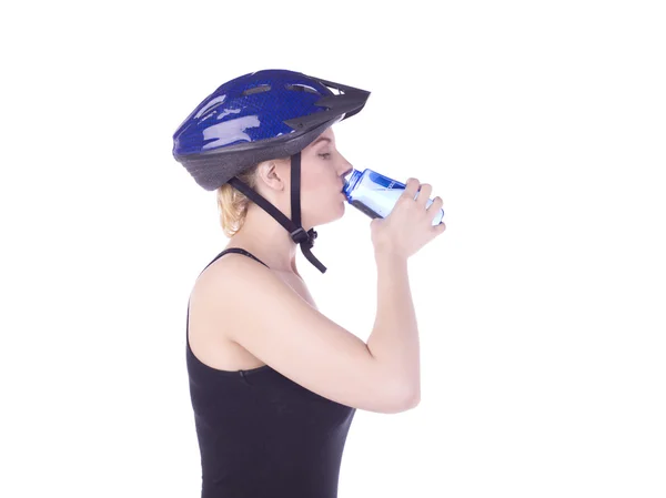Retrato da mulher ciclista água potável — Fotografia de Stock