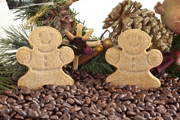 Gingerbread cookies and beans — Stock Photo, Image