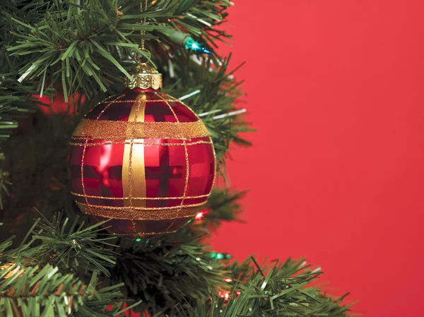 Boules de Noël sur l'arbre de Noël — Photo