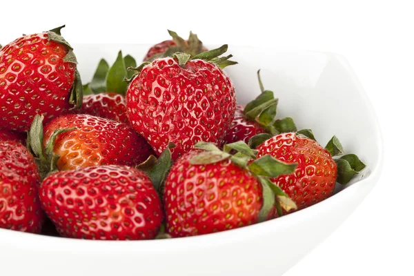 一碗充满红色的草莓 — 图库照片