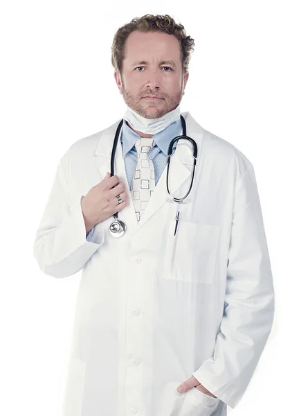 Retrato de un joven médico con la mano en el bolsillo — Foto de Stock