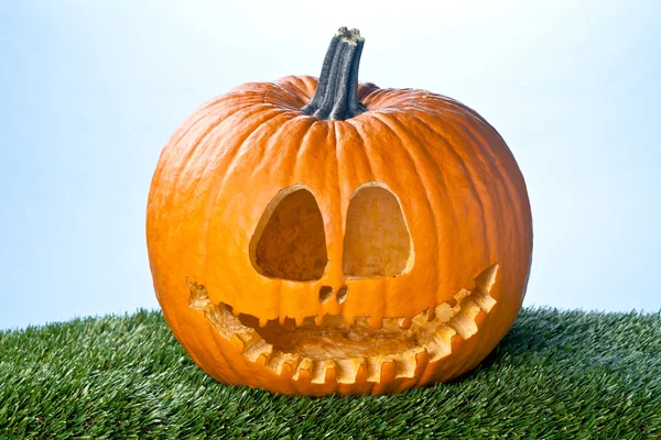 Pompoen als halloween decoratie — Stockfoto