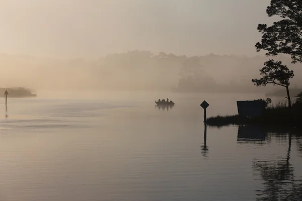 Pesca por la mañana —  Fotos de Stock