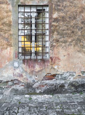 Toskana varil penceresi