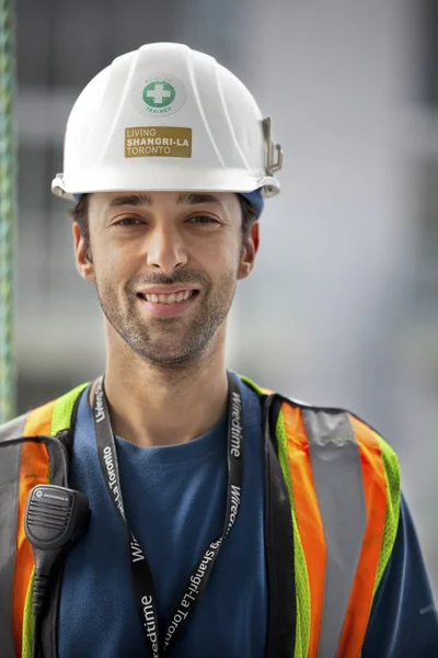 Jovem arquiteto sorridente — Fotografia de Stock