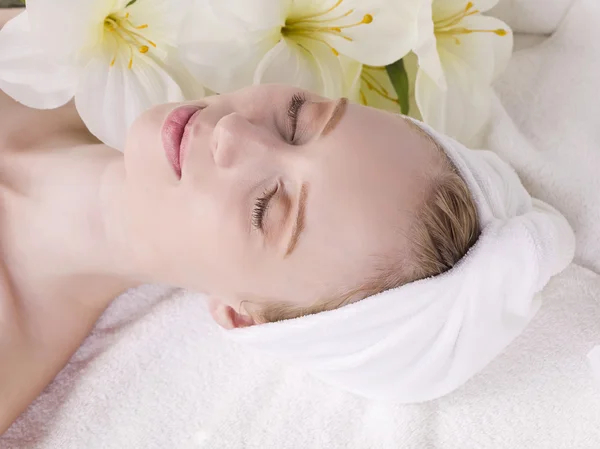 Sleeping woman in spa — Stock Photo, Image