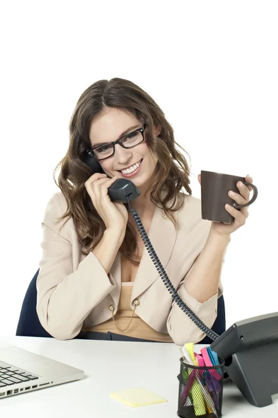 Mujer en el teléfono —  Fotos de Stock