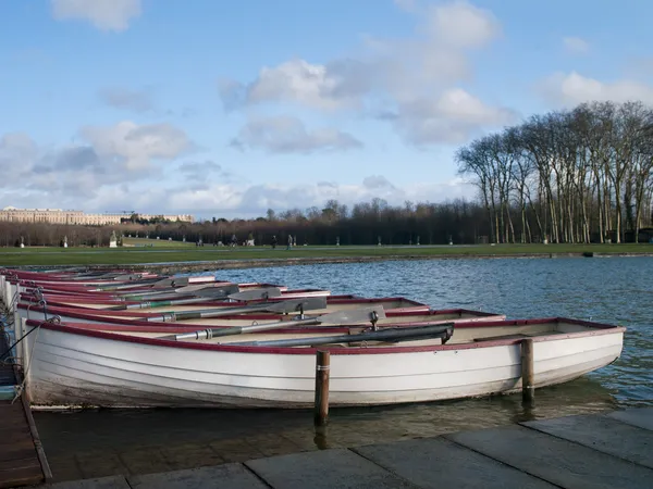 Row boats and palace of versailles — Stock Photo, Image