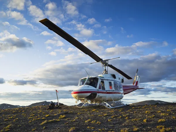 Helikopter väntar — Stockfoto