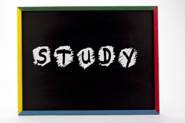 küçük öğrencilerin yazılı çalışma kayrak kurulu