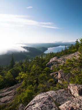Dağlardaki bulutlar