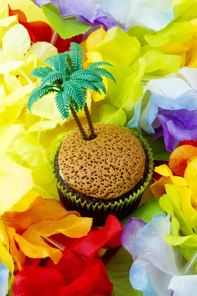 Close up image of cupcake with plastic coconut tree miniatur — Stock Photo, Image
