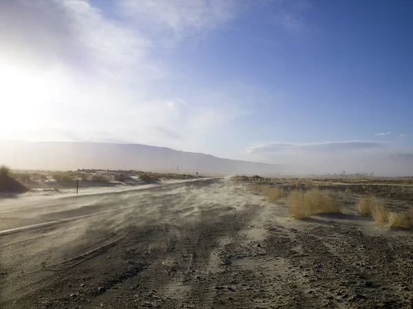 Strada desertica polverosa — Foto Stock