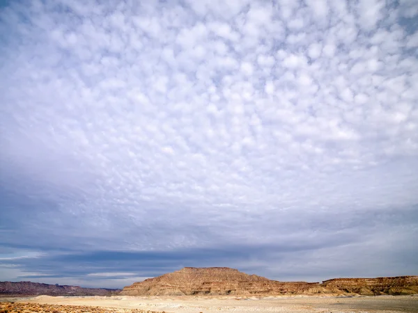 Montañas y cielo —  Fotos de Stock