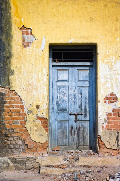 Sun lit door — Stock Photo, Image