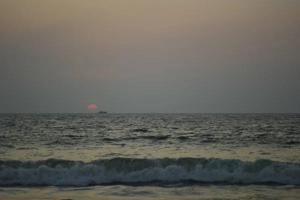 Sol en el horizonte — Foto de Stock