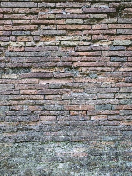 Mur de briques fissurées — Photo