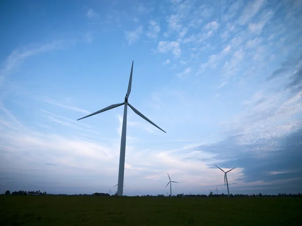 492 parco eolico con cielo sullo sfondo — Foto Stock