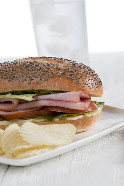 334 delizioso panino al prosciutto — Foto Stock