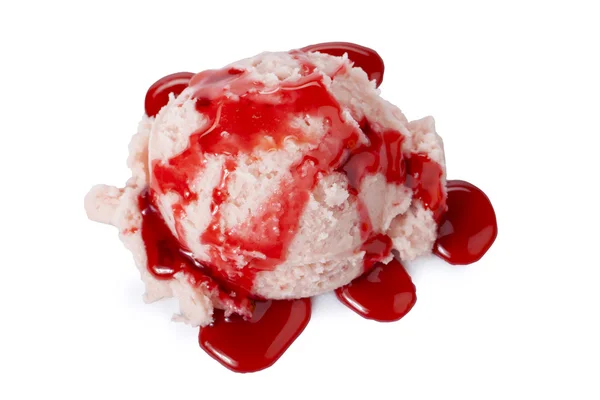 いちごのアイスクリームのスクープ — ストック写真