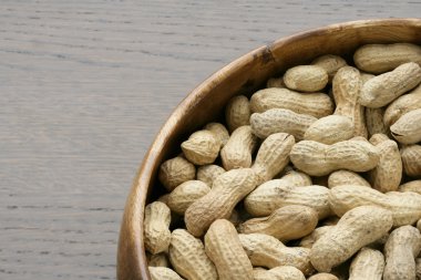 a bowl of fresh peanuts