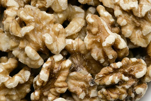 Пучок очищених волоських горіхів — стокове фото