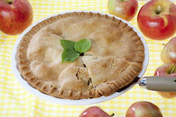 186 apple pie with apples on the side — Stock Photo, Image